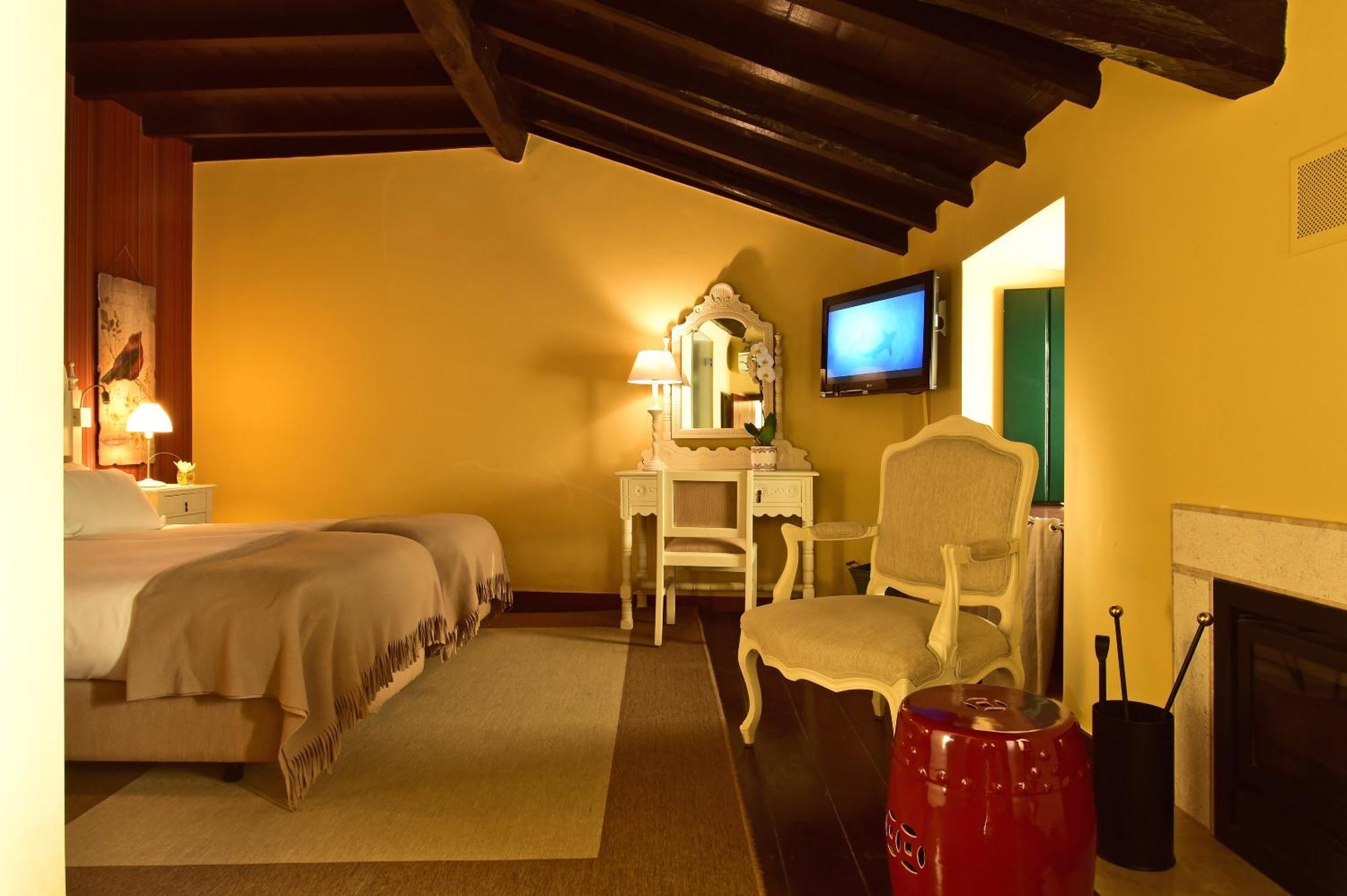 Superior Double or Twin Room,1595408055:JPEG