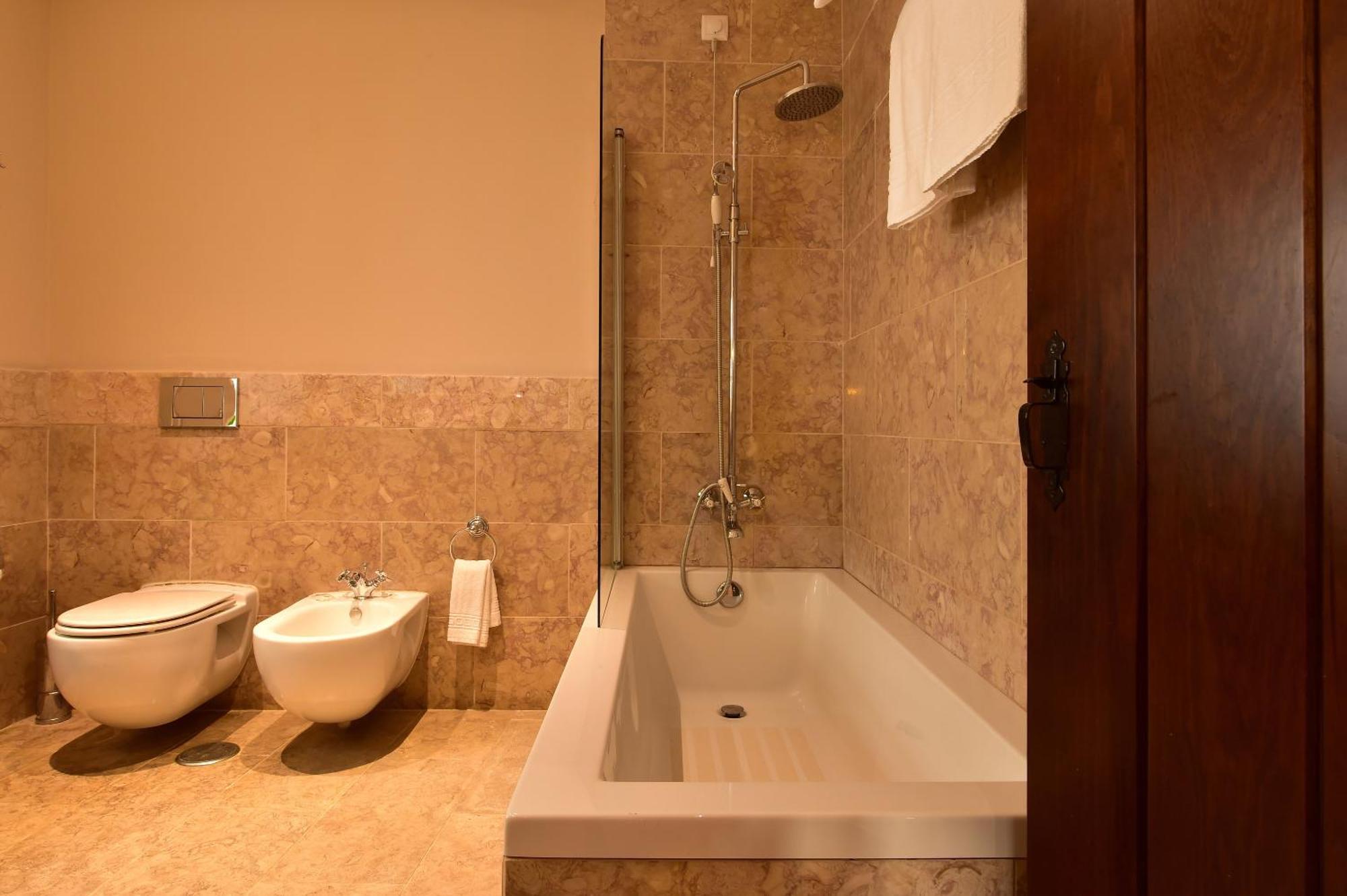 Superior Double or Twin Room,1595408056:JPEG